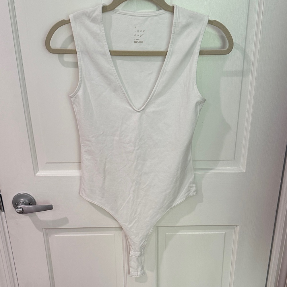 A New Day White V-Neck Sleeveless Bodysuit